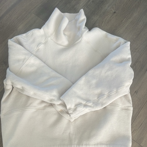 Lululemon Athletica White Sweatshirt - Picture 2 of 3